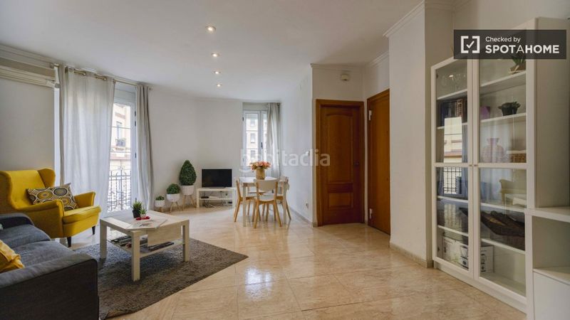 Foto 7e7d2eef-d3bb-4dee-90d9-7dcf1e73c620. Rent flat with heating in Russafa Valencia
