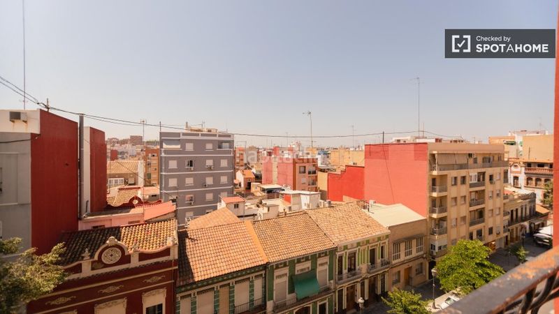 Foto 4bbe9a50-e267-468c-a9ea-c85286dafc17. Lloguer pis amb calefacció a El Cabanyal-El Canyamelar Valencia
