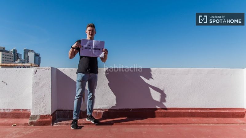 Foto a105ba54-21f5-462f-b040-973e19f41b27. Lloguer pis amb calefacció a Camí Fondo Valencia