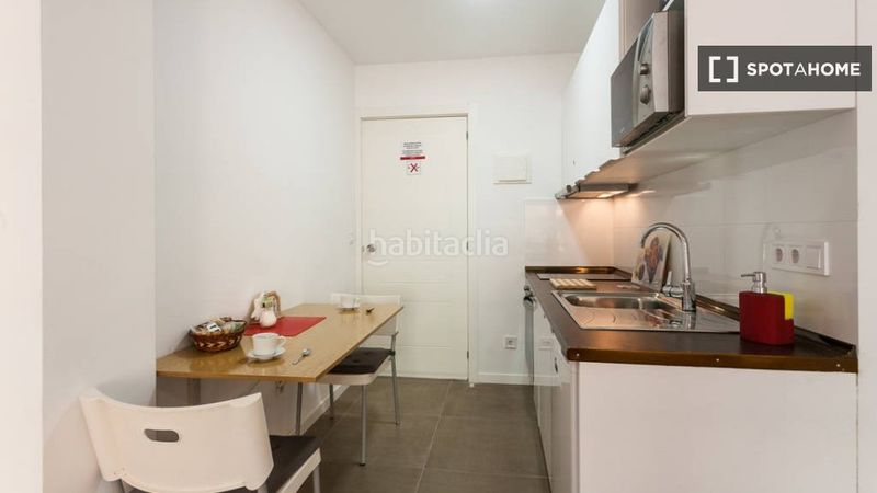 Foto 56d2c92a-6a53-45d5-a977-f73659ebc8f0. Lloguer pis amb calefacció a Russafa Valencia