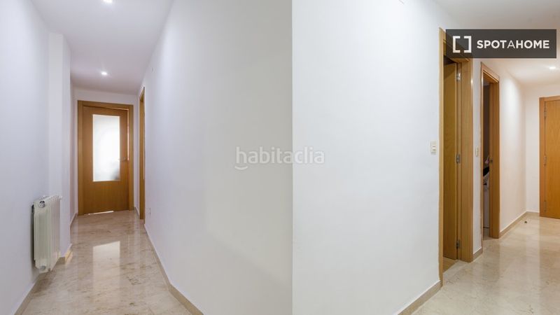 Foto 5fe76a02-7240-418f-8298-8bcf1d559fd9. Rent flat with heating in Barrio de Patraix Valencia