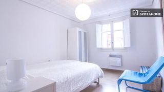 Rent Flat in Malva Rosa. Piso de 3 dormitorios en alquiler en poblats maritim, valencia