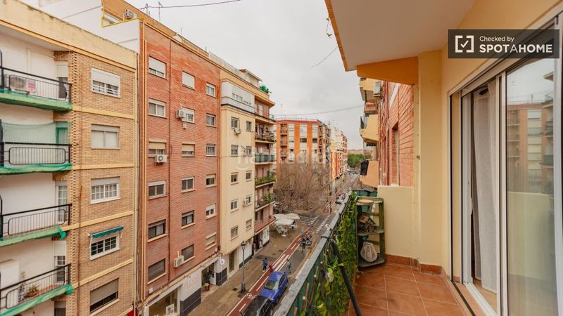 Foto 87788b71-41a4-4823-8f97-db6ccca94b54. Rent flat with heating in Barrio de Patraix Valencia
