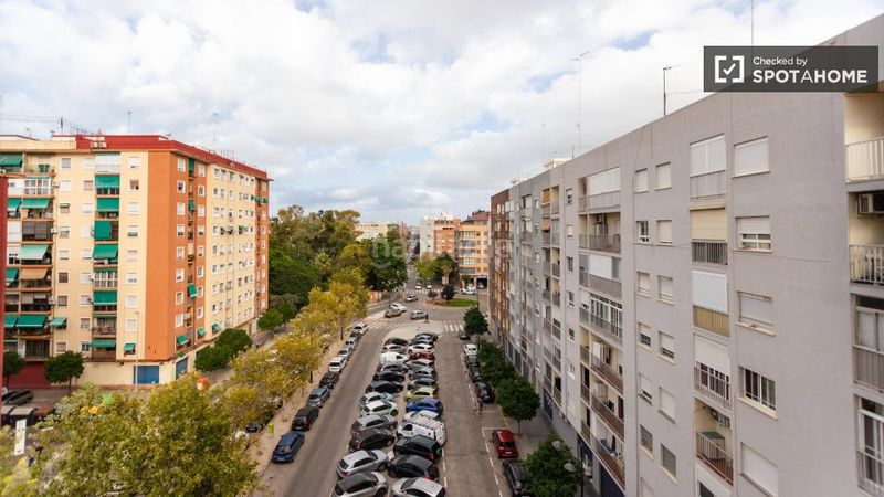 Foto c5a1e600-fa5c-4aa1-a7a7-3a134b1a98b0. Rent flat with heating in Aiora Valencia
