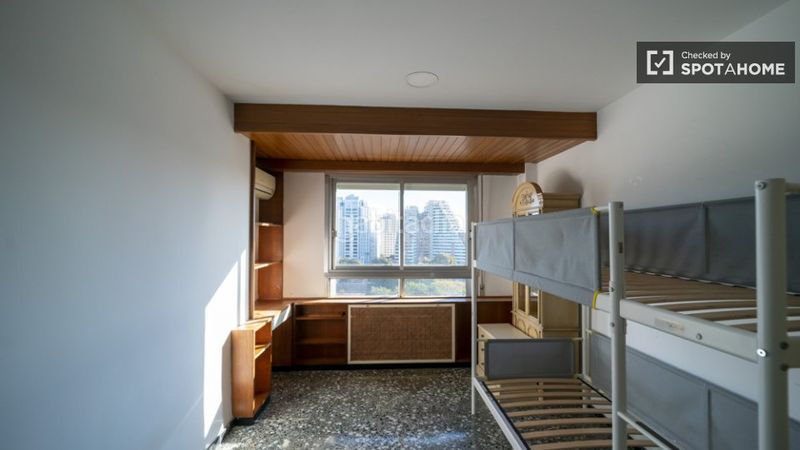 Foto a67b6750-c850-4d59-b6d3-c07a8c6387f6. Rent flat with heating in Mont Olivet Valencia