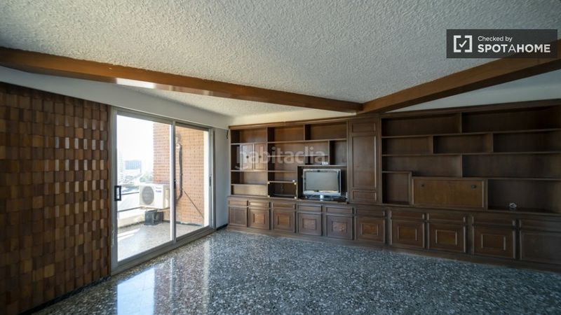 Foto df58df67-bf4c-48ac-9848-1953fabd2c78. Rent flat with heating in Mont Olivet Valencia