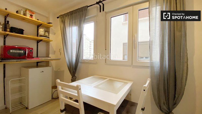 Foto 41de1cea-32fb-4c83-b04a-780bbb8cb91d. Rent flat with heating in Mestalla Valencia