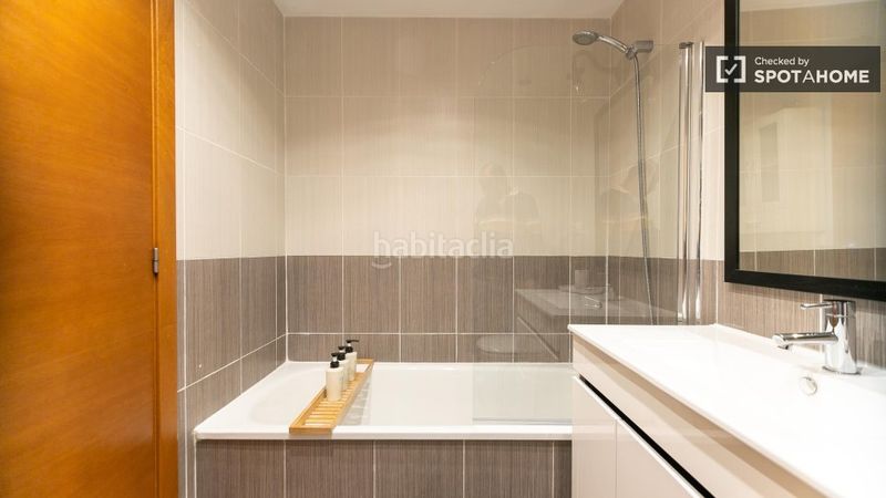 Foto b72b5c52-1509-46cd-bf3d-b378f508b6d3. Rent flat with heating in Russafa Valencia