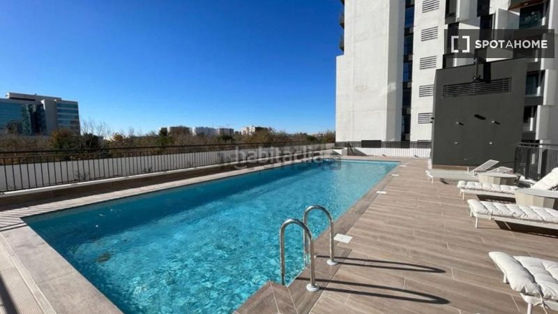 Foto 753ffb7f-36a9-4a23-8594-31528794d7eb. Rent flat with heating in Malilla Valencia