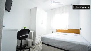 Affitto Appartamento in Ciutat Jardí. Piso de 4 dormitorios en alquiler en ciutat jardí, valencia