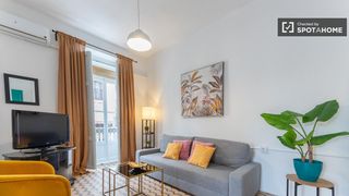 Location Appartement à El Mercat. Elegante apartamento de 2 dormitorios en alquiler en ciutat vell