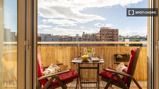 Rent Flat in La Carrasca. Piso en alquiler de 3 dormitorios en la malvarosa, valencia