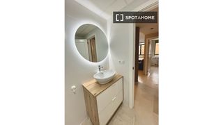 Location Appartement à El Pilar. Piso de 3 habitaciones en alquiler en el carme, valencia