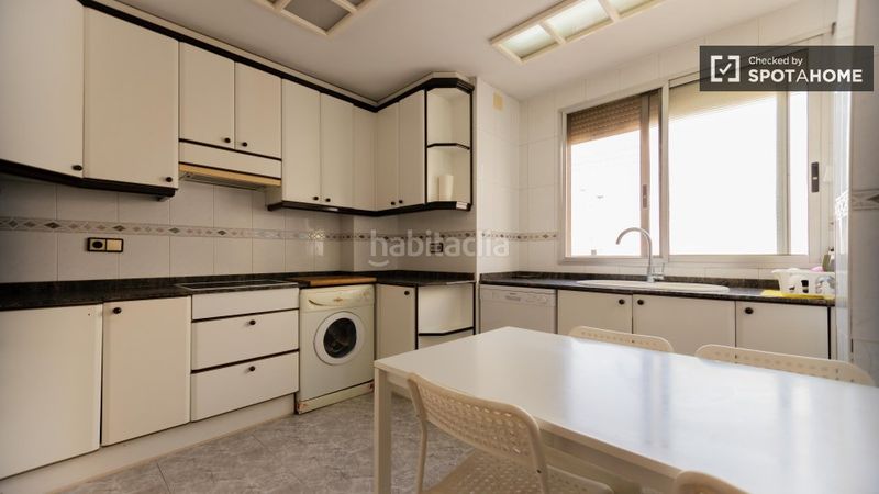 Foto 696c7c10-27c1-46ac-a601-84da23230379. Rent flat with heating in Arrancapins Valencia