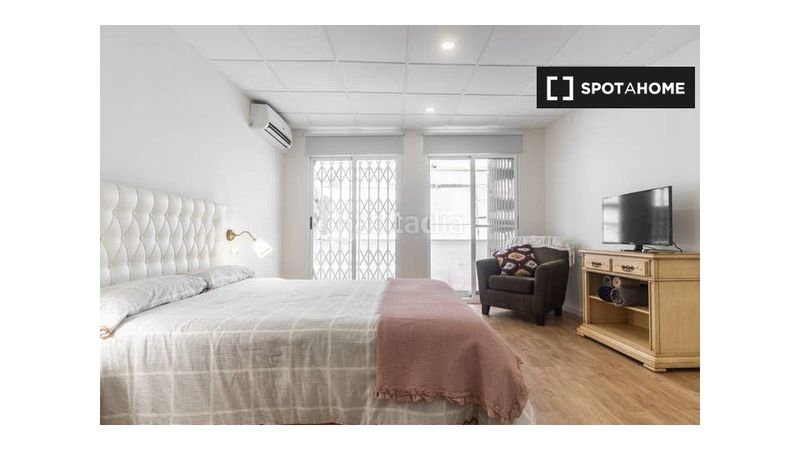 Foto a4b728bd-8d1d-487b-b674-ec19658b6492. Rent flat with heating in Russafa Valencia
