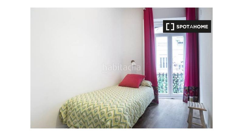 Foto e9d12bde-b07c-464b-9067-f9f4373fd8a7. Rent flat with heating in Russafa Valencia