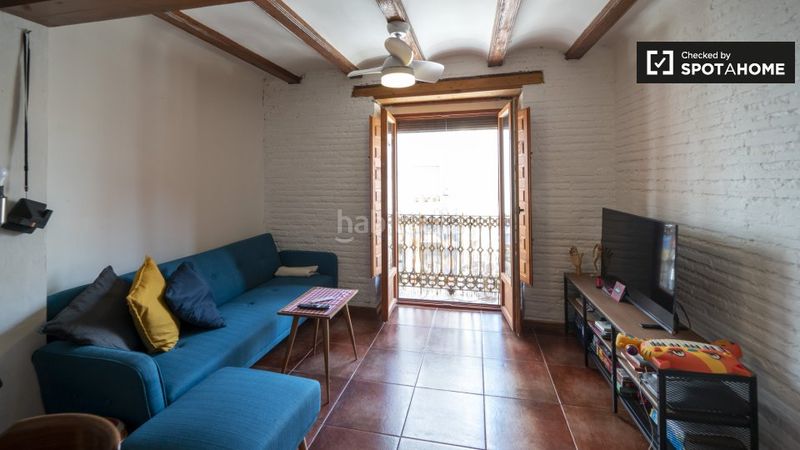 Foto d3a3a445-8b9d-45ea-a0bc-8e2e624ef94f. Rent flat with heating in Russafa Valencia