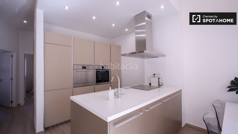 Foto 25470b4e-917a-4c02-9398-af81fbca0829. Rent flat with heating in Russafa Valencia