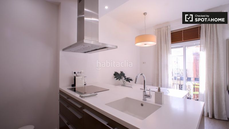 Foto 46055054-bc7f-415d-ba9c-7359c10e8533. Rent flat with heating in Russafa Valencia