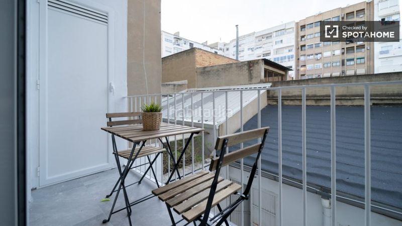 Foto 7198f862-7bb7-4033-90e1-1d697ccf8023. Rent flat with heating in Russafa Valencia