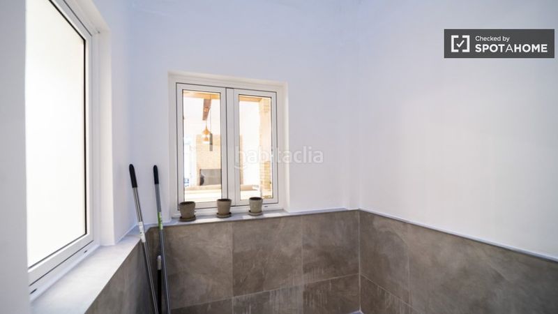 Foto 913c0795-3958-42bf-927e-c96428f704de. Rent flat with heating in Russafa Valencia