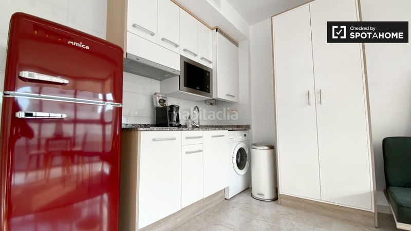 Foto 09afc012-80c2-4fa5-9677-b2a4608e7022. Rent flat with heating in Barrio de Patraix Valencia
