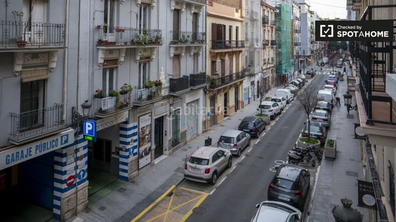 Foto 13c0f29c-e167-46ab-b08b-9df4b97b46ec. Rent flat with heating in Russafa Valencia