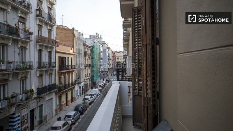 Foto c8c2599a-b5da-4cd4-8960-8003dc5f7265. Rent flat with heating in Russafa Valencia