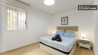 Location Appartement à Na Rovella - Hermanos Maristas. Piso de 3 habitaciones en alquiler en en corts, valencia.