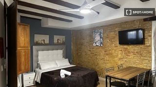 Miete Etagenwohnung in El Pilar. Estudio en alquiler en el carme, valencia