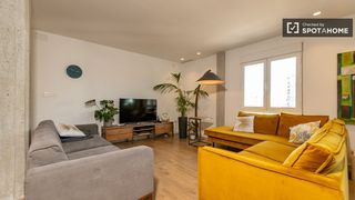 Affitto Appartamento in Mont Olivet. Apartamento de 3 dormitorios en alquiler en quatre carreres, val