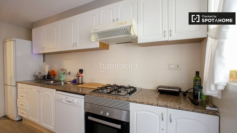 Foto 248775a5-25b9-4bb8-88e8-3541a3b0962f. Lloguer pis amb calefacció a Mestalla Valencia