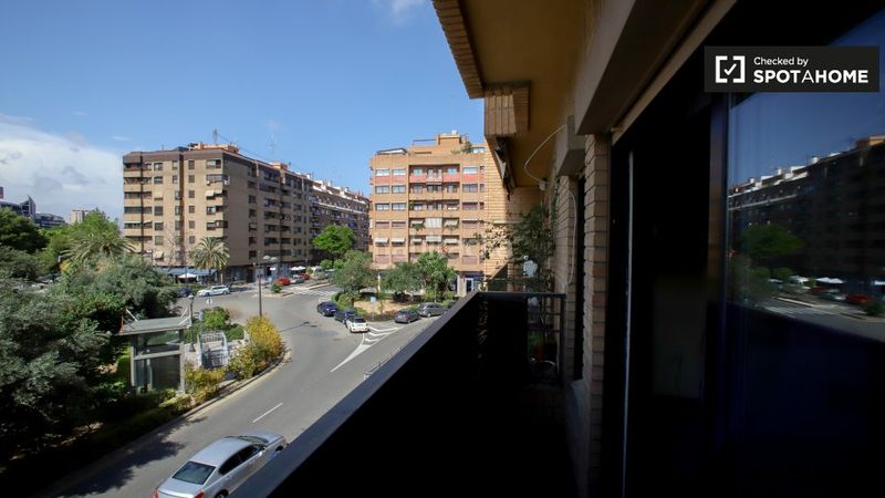 Foto 87ffdad9-1c5c-4e88-93fe-b0fa0031a207. Lloguer pis amb calefacció a Mestalla Valencia
