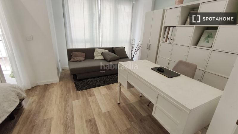 Foto b7aed941-44c9-443a-84a0-0a072d774809. Rent flat with heating in Barrio Benicalap Valencia