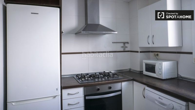 Foto fe1d5013-eacb-4bab-bee5-86abf32abadb. Rent flat with heating in Barrio de Campanar Valencia