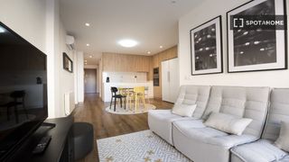 Affitto Appartamento in Albors. Apartamento de 5 habitaciones en alquiler en albors, valencia.