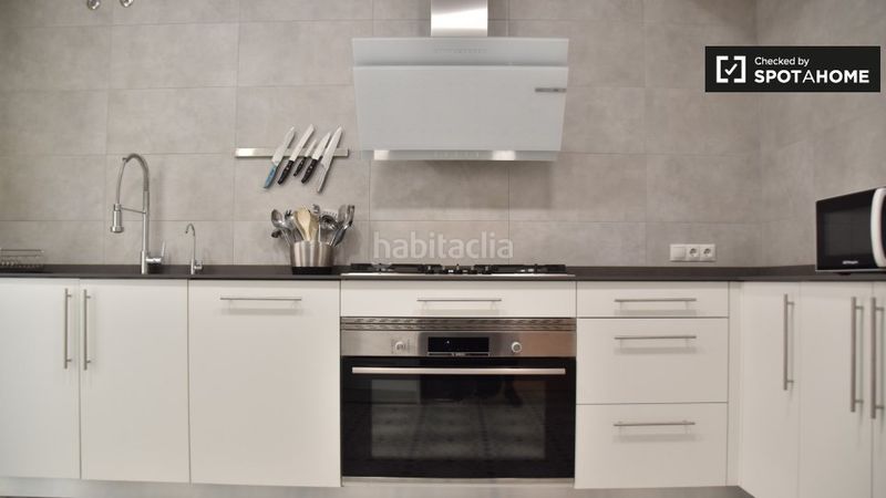 Foto a240fee8-ae60-4f3f-bfa1-374baeac6b2a. Alquiler piso  de 2 habitaciones en alquiler en La Seu, en Valencia