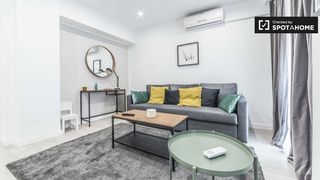 Rent Flat in La Creu del Grau. Apartamento de 2 dormitorios en alquiler en camins al grau, vale