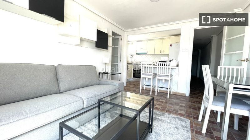 Foto 579dc335-7784-4f44-8a00-cc53d4f43845. Rent flat with heating in Aiora Valencia