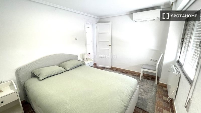 Foto 85e7d824-4c63-40b5-bb21-0cda780f9de9. Rent flat with heating in Aiora Valencia
