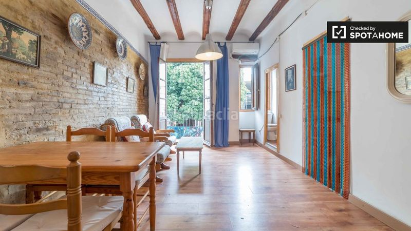 Foto d4fab2c1-e78b-4cd6-a0b1-4351597ae40a. Rent flat with heating in El Carme Valencia