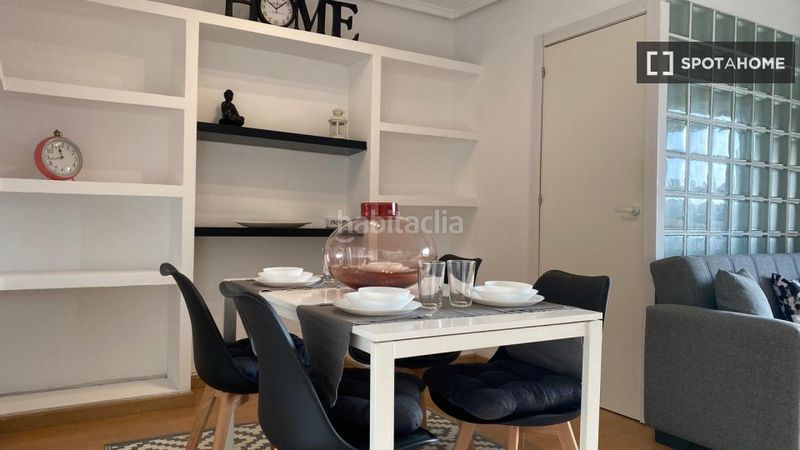 Foto 184c80a1-8f7e-486a-8f65-e54a18199540. Rent flat with heating in Mestalla Valencia