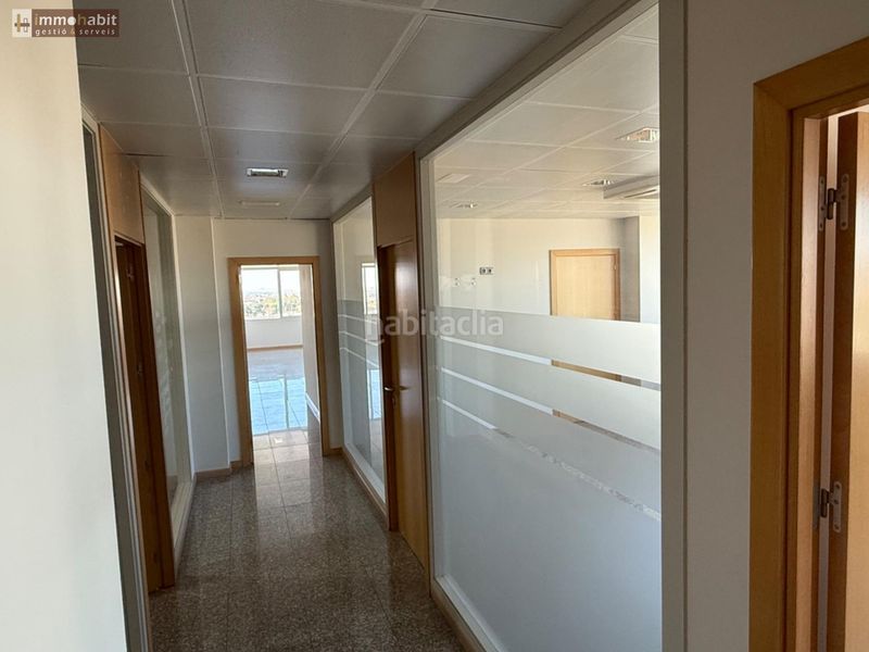 Foto 381e8aa2-59c1-40b0-98b4-180c3d6e83a0. Miete büro mit heizung in Magraners Lleida