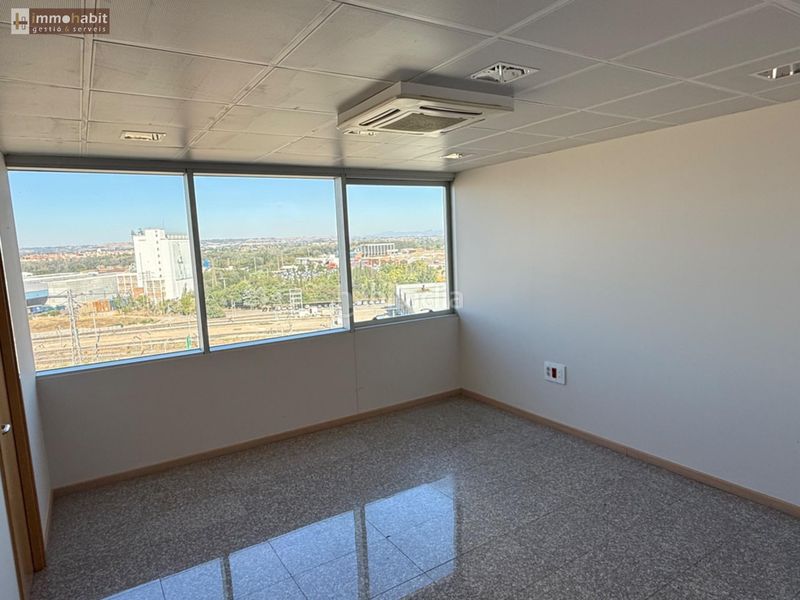 Foto f661d11d-3768-4a11-9cba-81c283d59a47. Miete büro mit heizung in Magraners Lleida