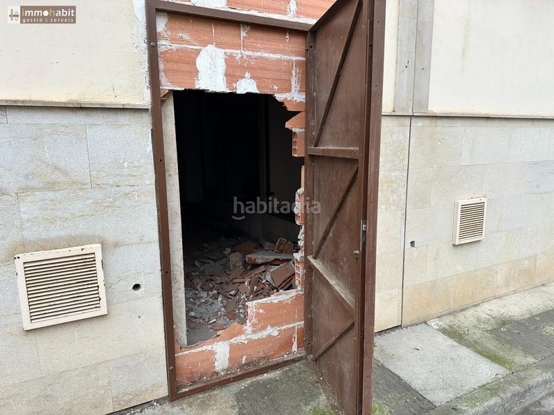 Foto 38a00688-a96b-4fd1-9757-8a5417f9e21c. Edifici a Bell-lloc d´Urgell