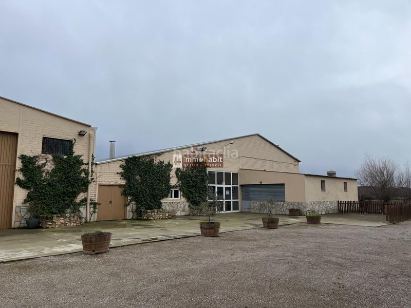 Foto 6ca47b34-5804-48ec-8bed-d54cf2fb30e0. Local comercial a Puigverd de Lleida