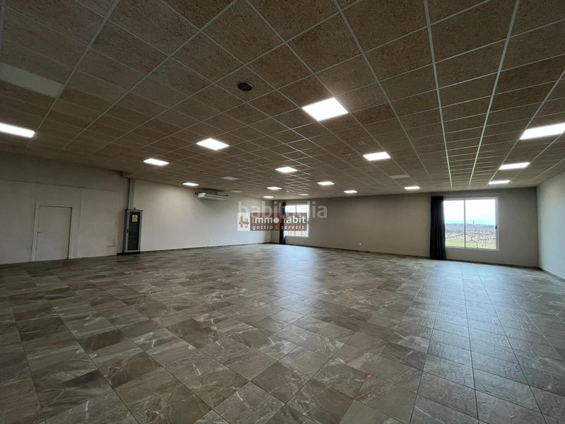Foto dffba615-51e6-40dd-8d32-a24c05e40665. Local comercial a Puigverd de Lleida