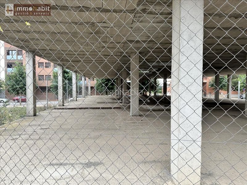 Foto e9d8f417-1a08-4786-a9fe-0e6830e48187. Edificio in Alcarràs
