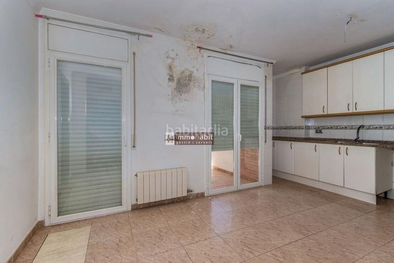 Foto e212ebfe-b053-49c2-b360-1e7b238f1d44. Piso la teva nova llar tespera a ! pis de 4 habitacions amb molt espai i possibilitats en Balaguer