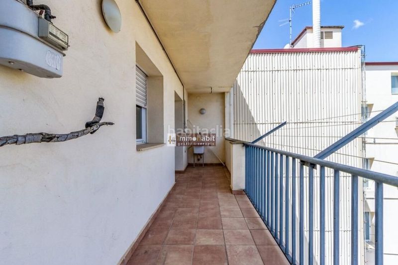 Foto f8ca6499-1f89-473a-957a-7288d2ea3162. Piso la teva nova llar tespera a ! pis de 4 habitacions amb molt espai i possibilitats en Balaguer